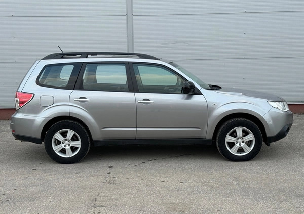 Subaru Forester cena 37500 przebieg: 199375, rok produkcji 2008 z Starachowice małe 466